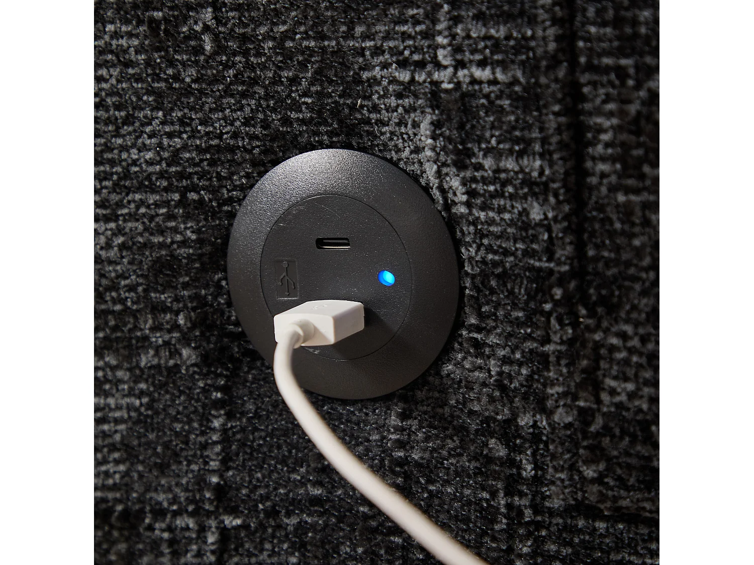 2-Sitzer-Sofa mit LED-Beleuchtung und USB-Anschluss, Holzfüße - Chenille-Stoff schwarz