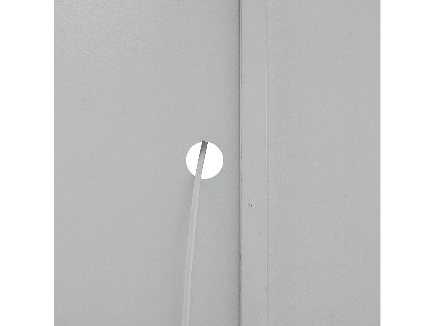 LED-Sideboard mit 3 Türen und 1 Glasablage – Weiß und naturholzfarben