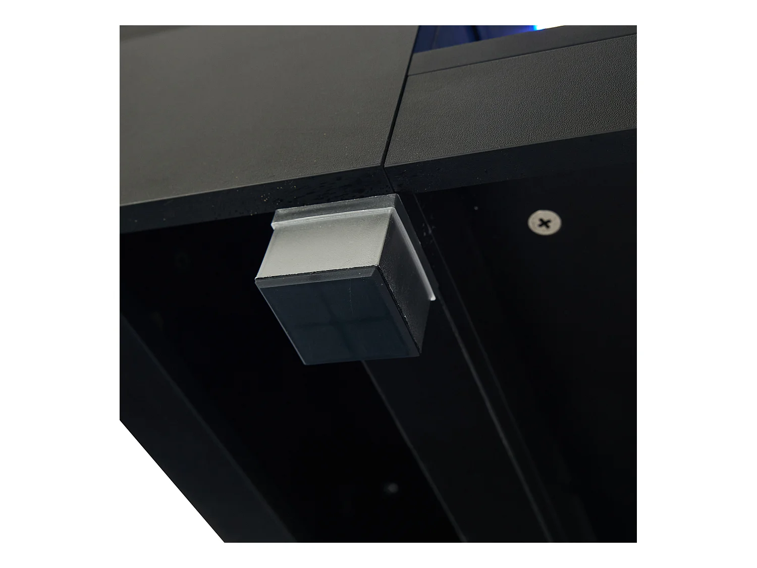 Table basse noire avec éclairage LED et rangement ouvert – pour salons et bureaux