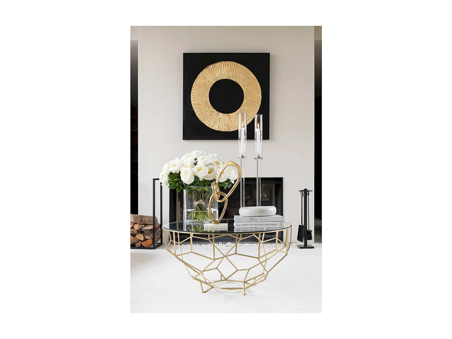 Table basse dorée en métal et verre design contemporain élégant