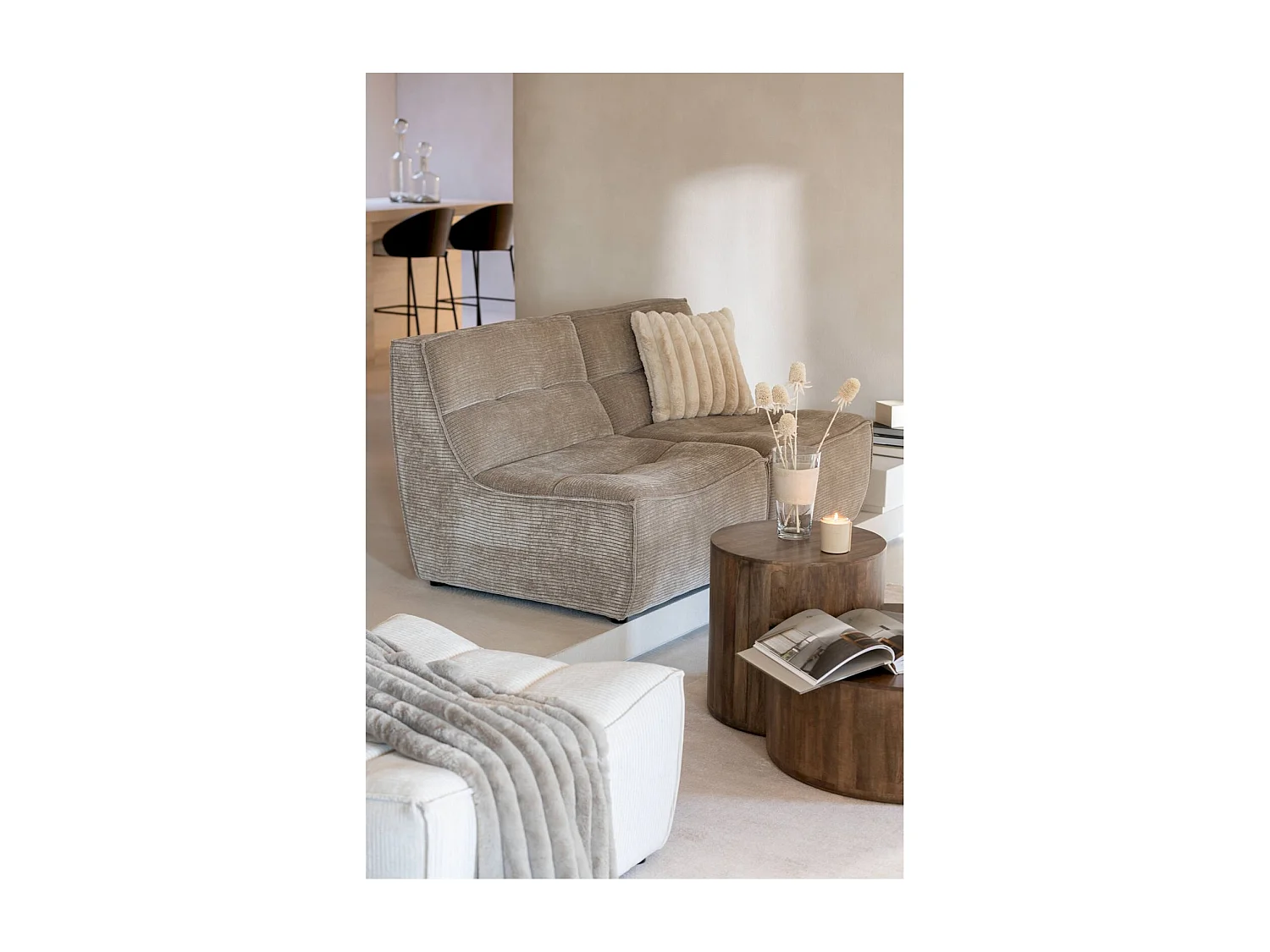 Table basse ronde en bois de manguier marron design contemporain