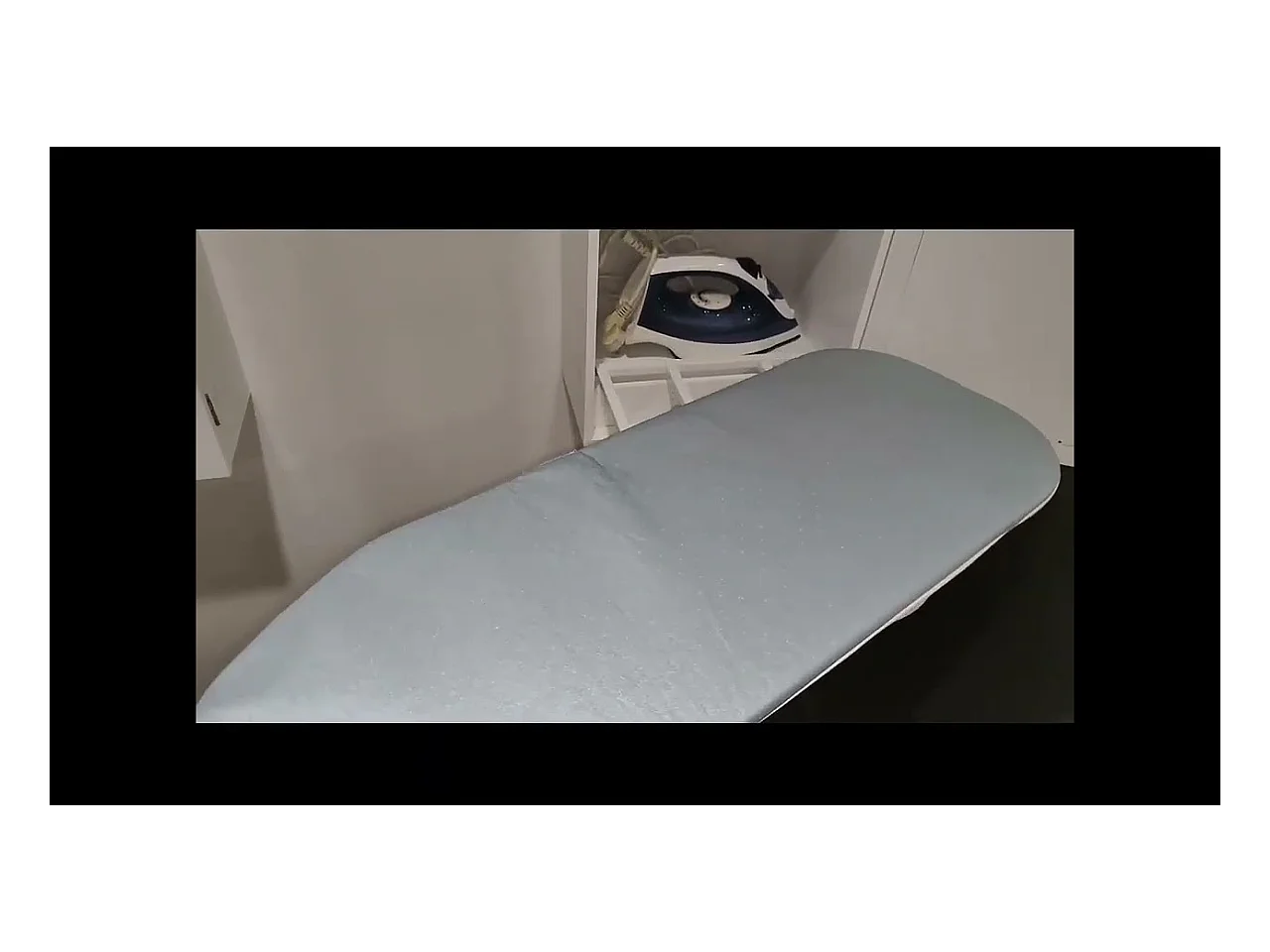 Armoire murale de salle de bain - avec Miroir et Table à Repasser - 180° pivotante - 35,5x21x95,5cm