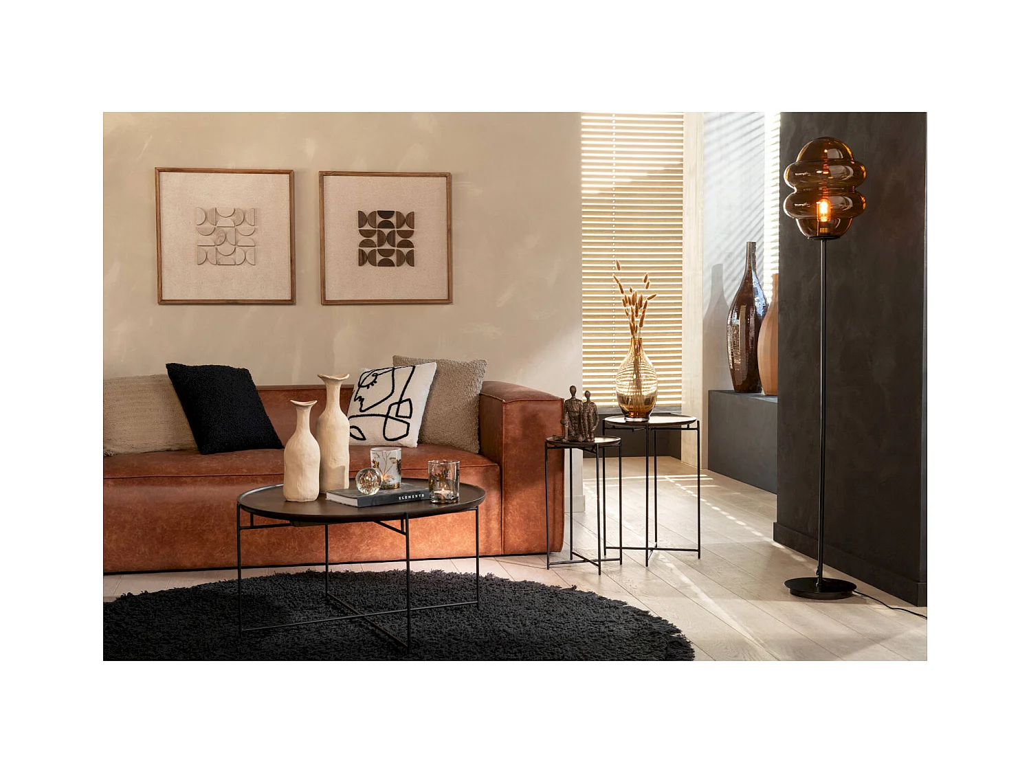 Table basse ronde bois de manguier et fer marron noir élégance