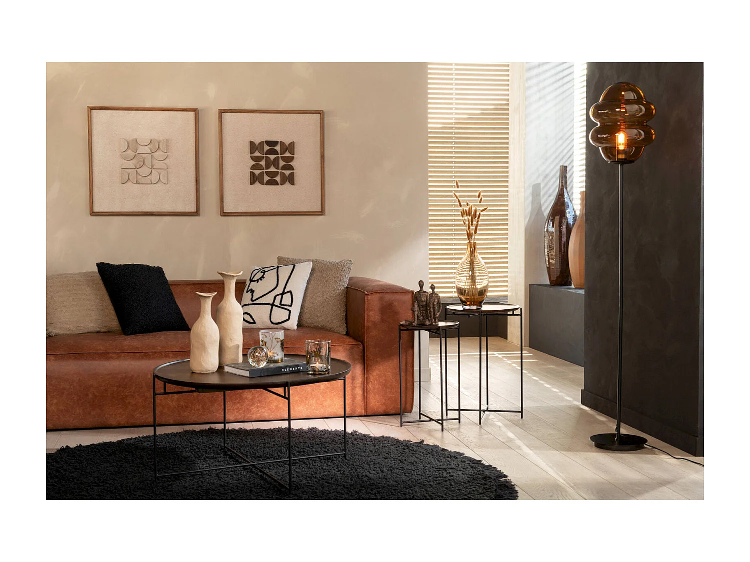 Table basse ronde bois de manguier et fer marron noir élégance