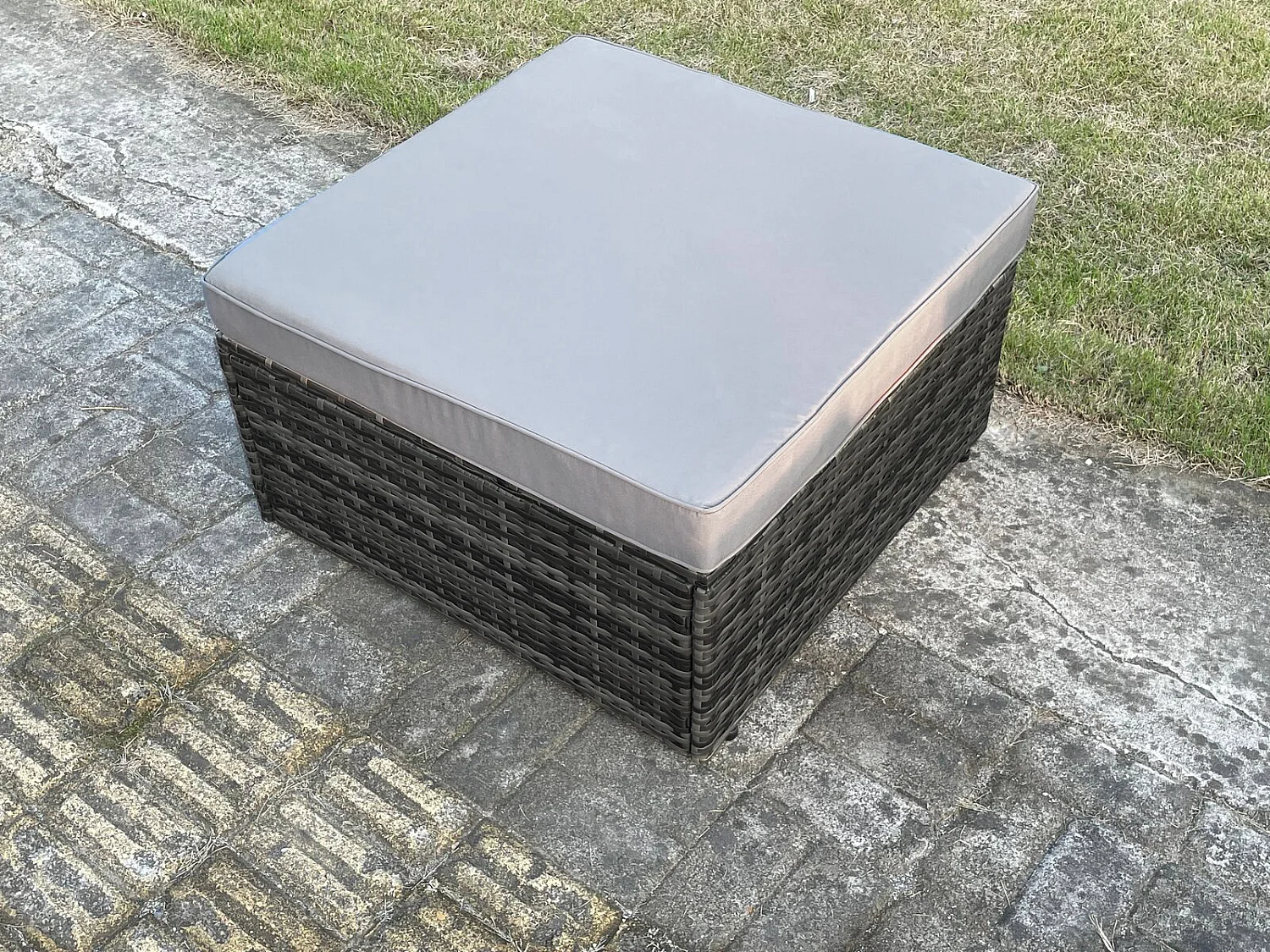 7 Sitzer Gartenlounge Set Rattan Ecksofa Set mit Rechteckiger Couchtisch Großer Fußhocker Dunkelgrau gemischt