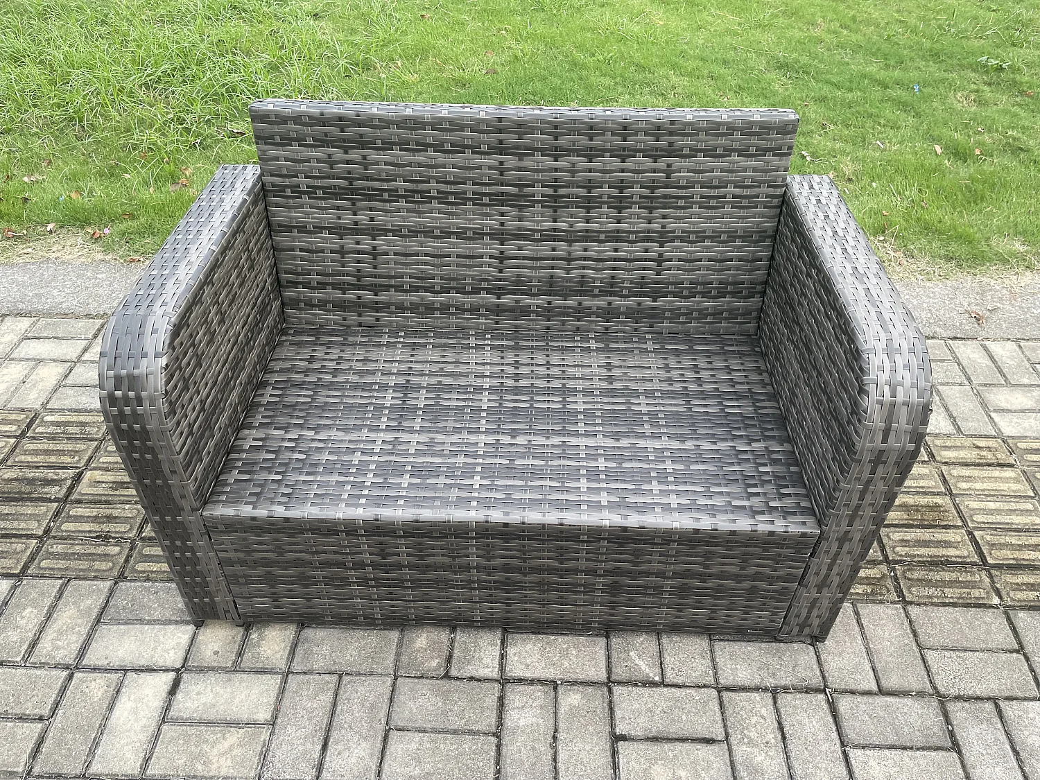 Terrassen Rattan Gartenmöbel-Set mit Langer rechteckiger Esstisch 2 kleine Fußhockern 6 Sitzer Outdoor Loveseat Sofa Set Dunkelgrau gemischt