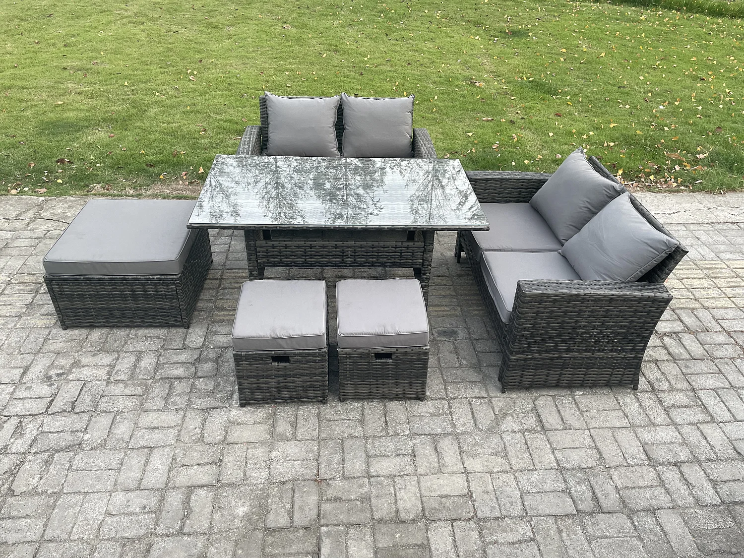 7 Sitzer Hoher Rücken Gartengartenmöbel Rattan Sofa Esstisch Set mit 3 Fußhockern Dunkelgrau gemischt
