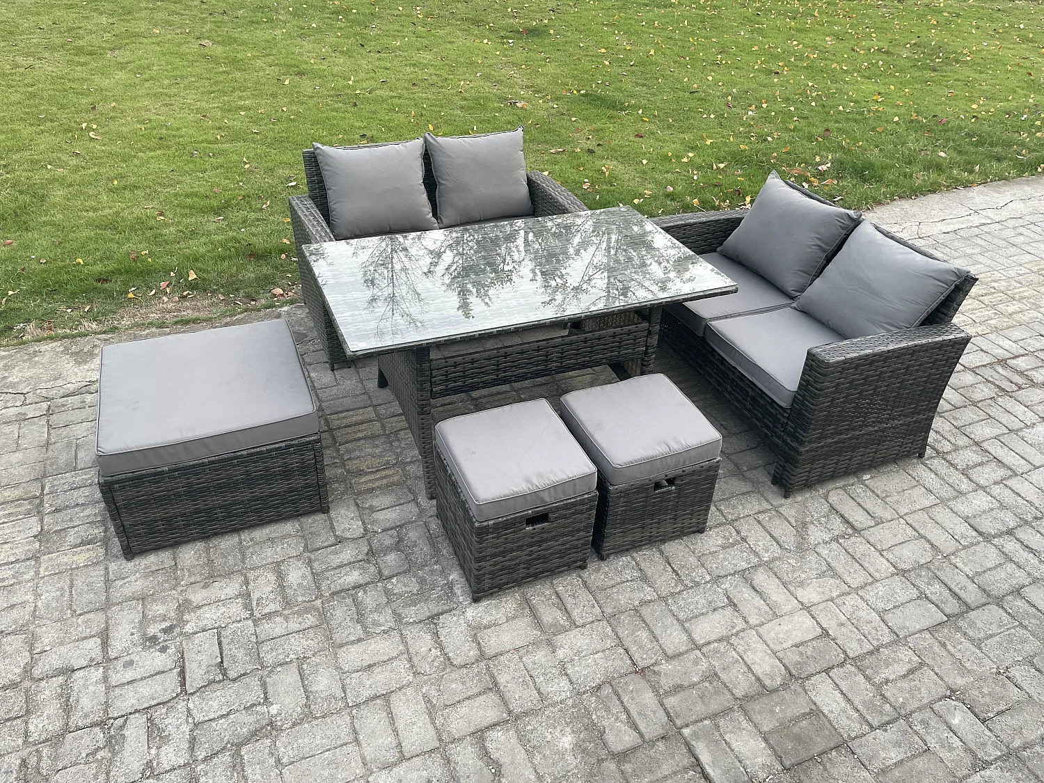 7 Sitzer Hoher Rücken Gartengartenmöbel Rattan Sofa Esstisch Set mit 3 Fußhockern Dunkelgrau gemischt