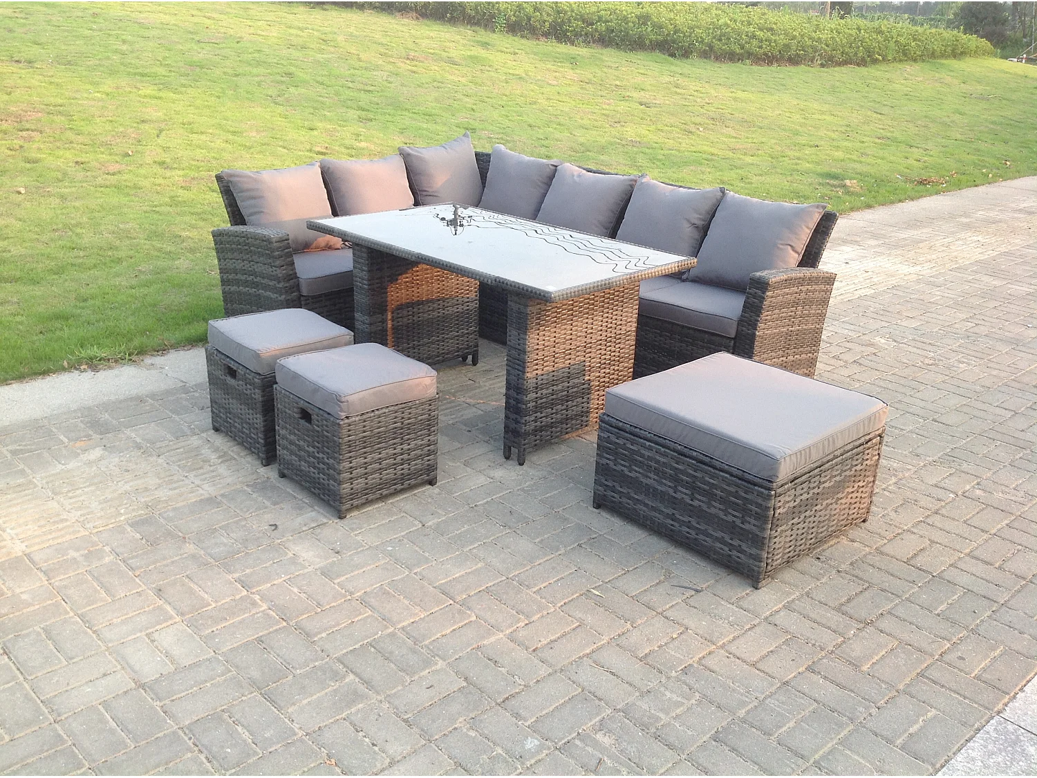 9 Sitzer Hoher Rücken Rattan Gartenmöbel-Set Ecksofa mit Schwarz gehärtet Esstisch 3 Hockern