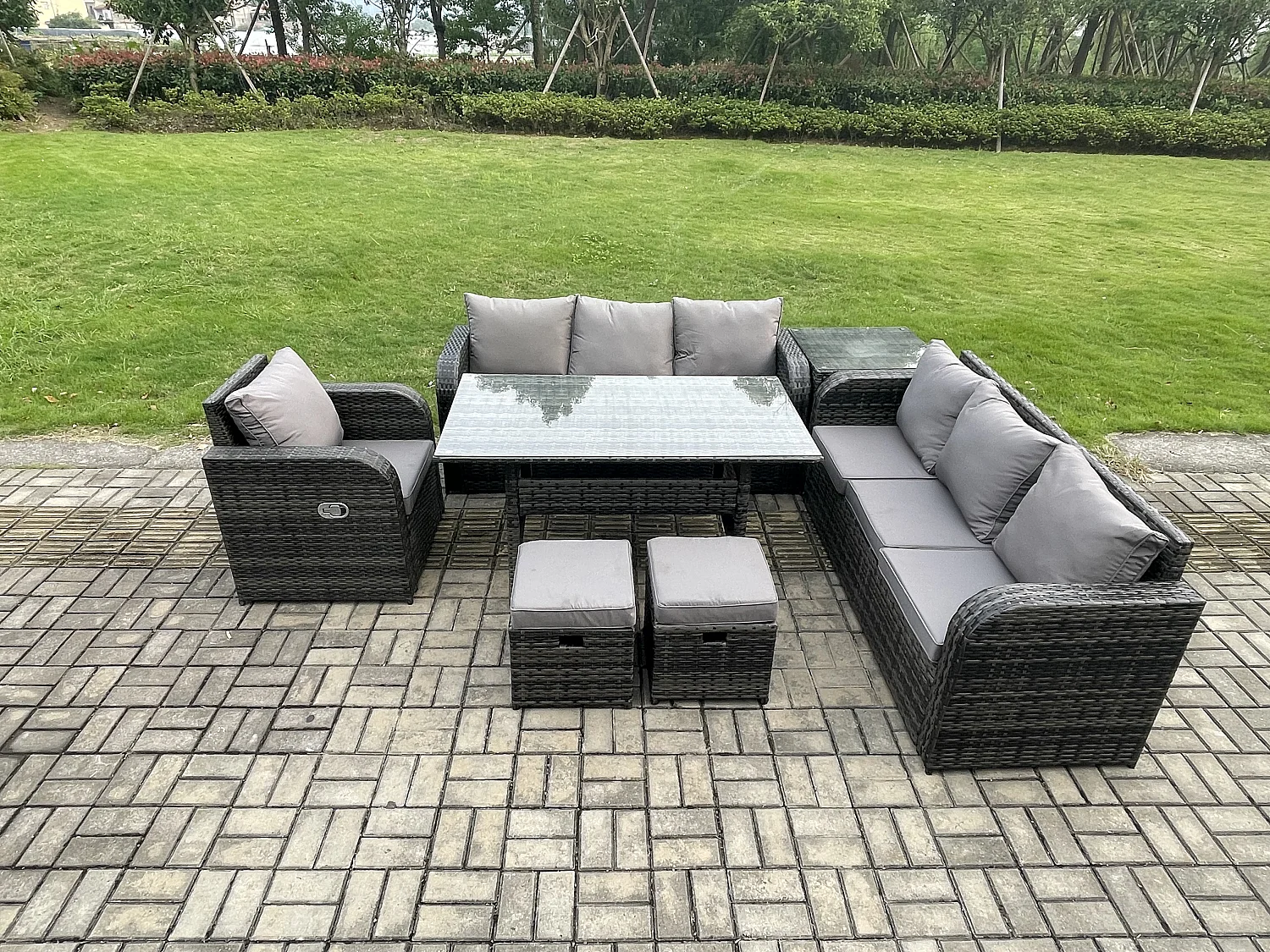 9 Sitzer Rattan Gartenmöbel-Set Langer Rechteckiger Esstisch und Sesseln Set mit 3 Sitzer Sofa Beistelltisch