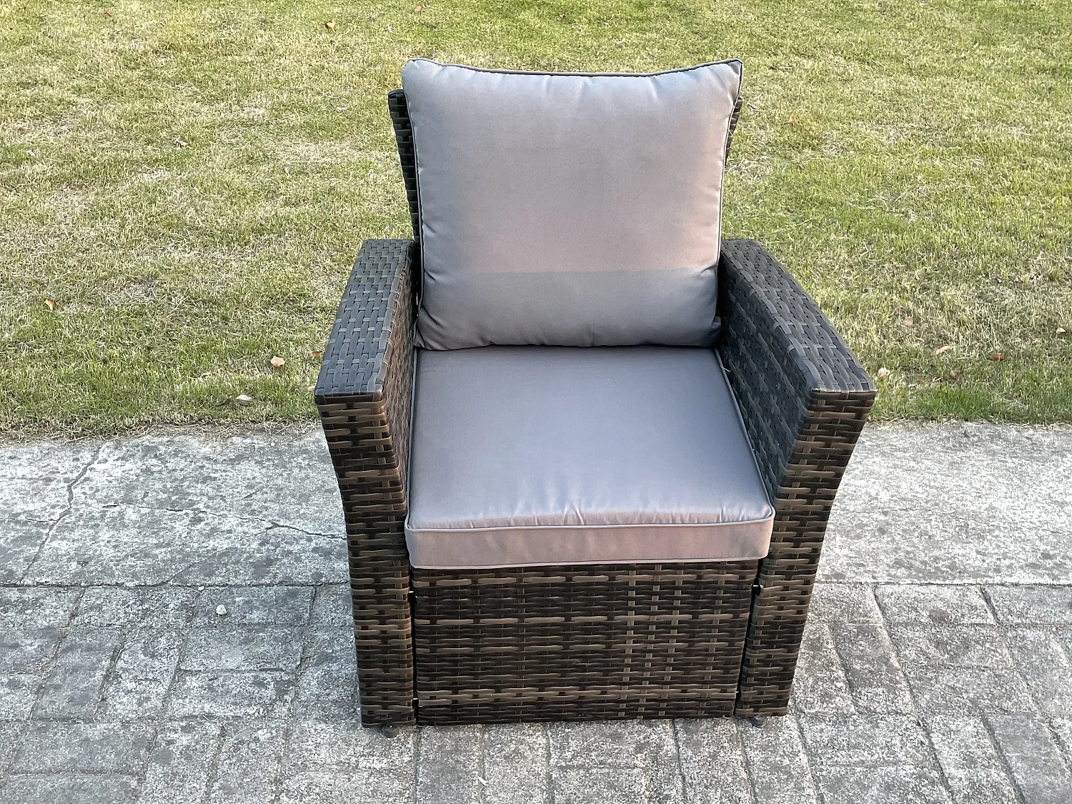 8 Sitzer Gartenmöbel-Set aus Rattan mit Couchtisch Großer Fußhocker Sesseln Dunkelgrau gemischt