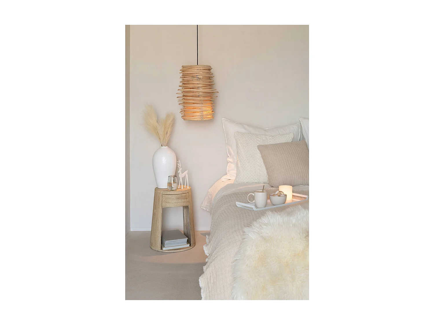 Table basse en bois naturel style contemporain avec rangement intégré