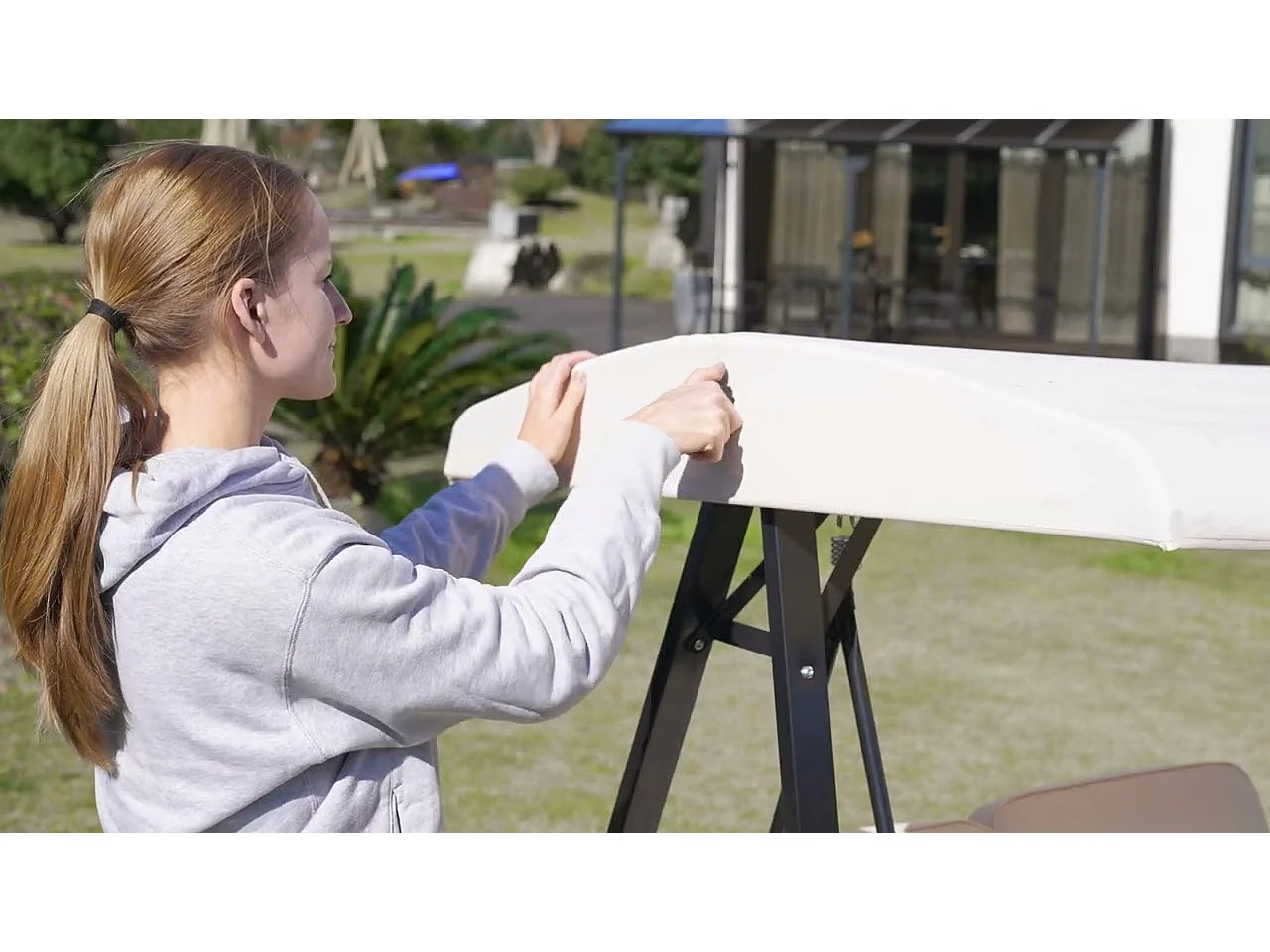 YODOLLA Balancelle de Jardin 2 Places avec Coussinets Ultra-Épais - Avant Réglable et Housse Amovible - 143x95x153 cm - Noir