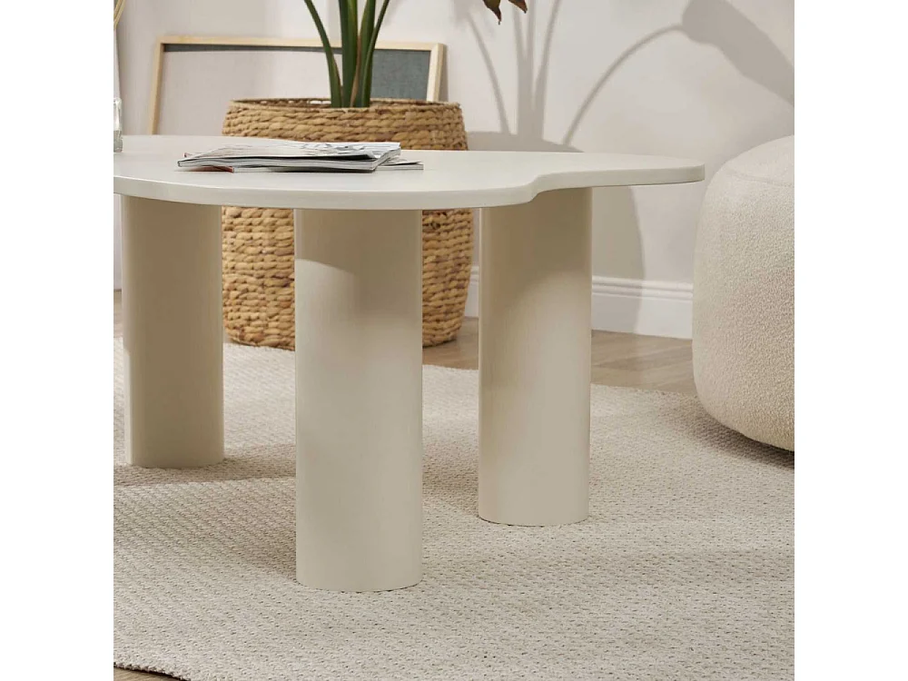 Mesa de centro com tampo em forma orgânica creme BLOOM