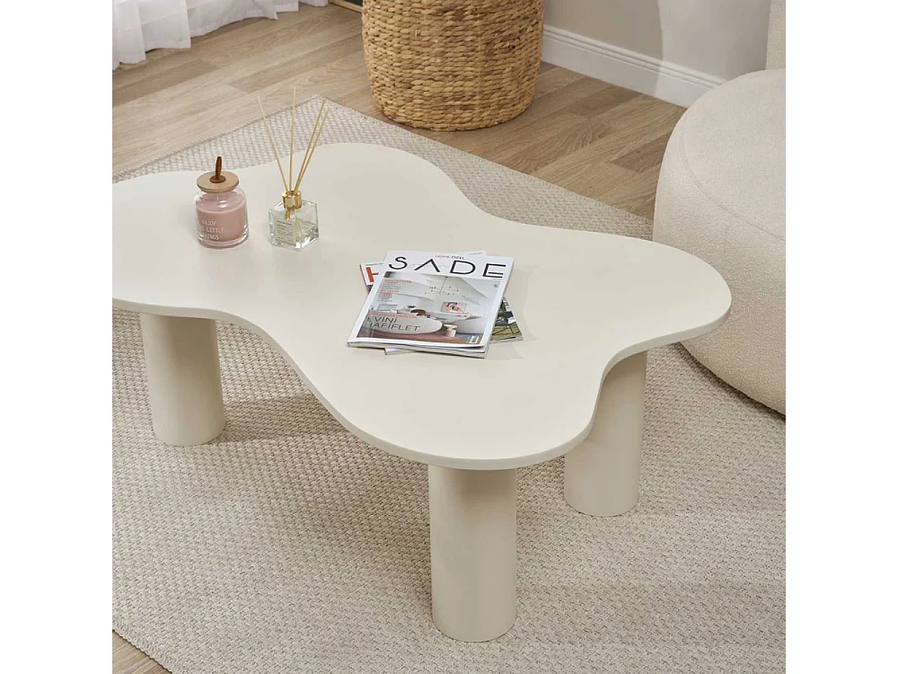 Mesa de centro com tampo em forma orgânica creme BLOOM
