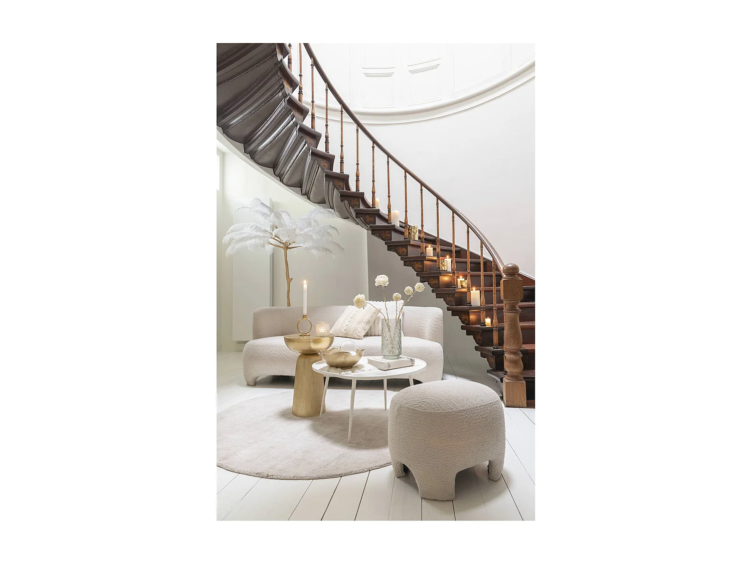 Table basse design blanc en aluminium élégance et modernité