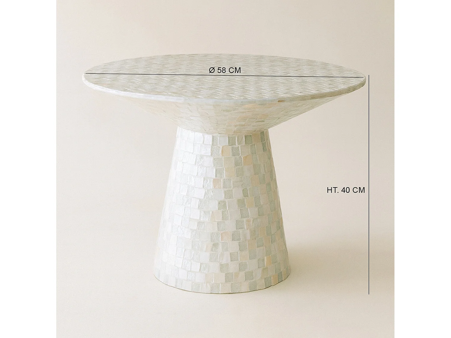 Now's Home - Table Basse Ronde En Coquille De  Capiz Verte 58x58x40cm Zina