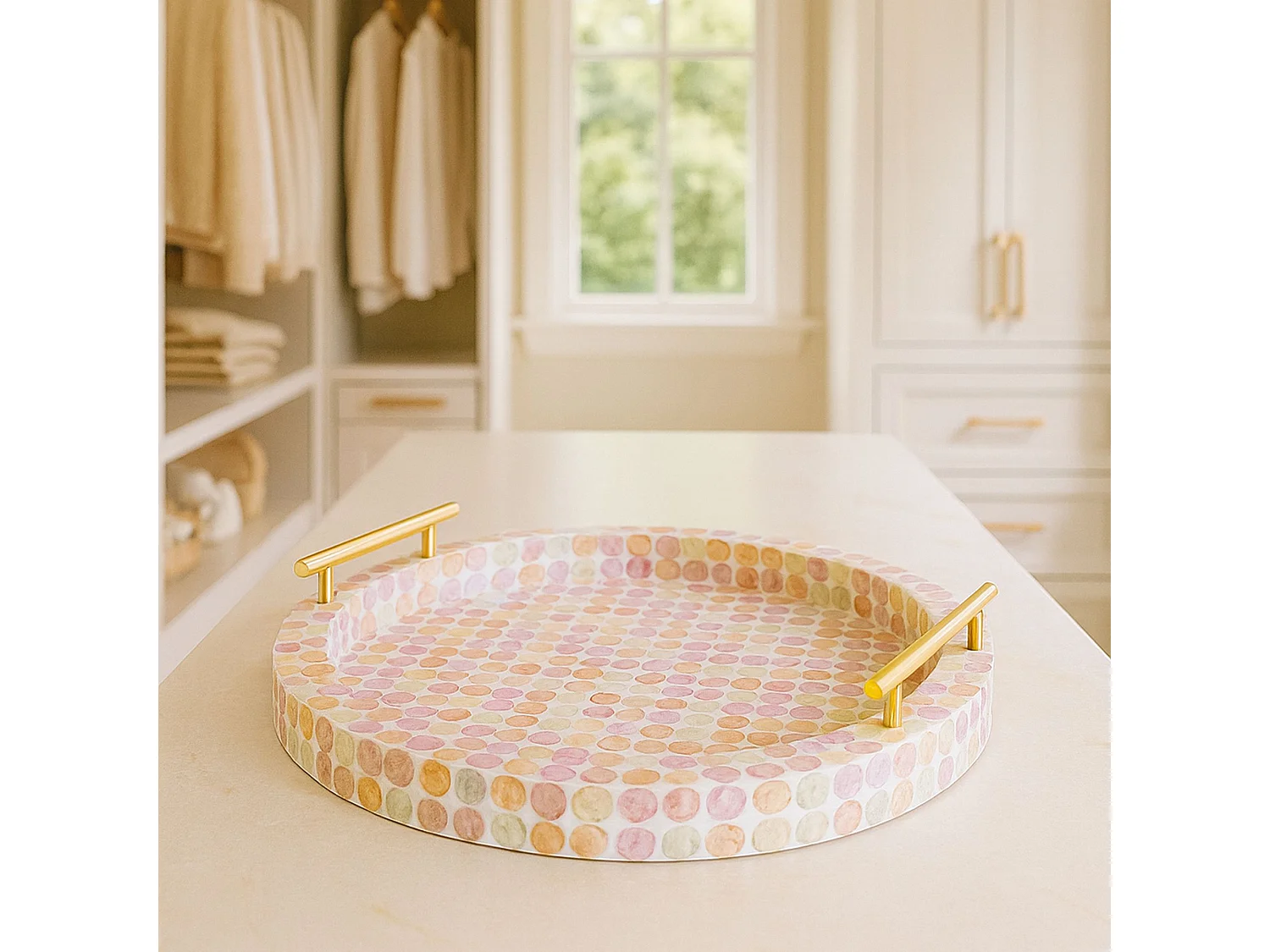 Now's Home - Plateau Rond Av Poignee Dorée Coquille De Capiz Rose 47x47x7cm Elora