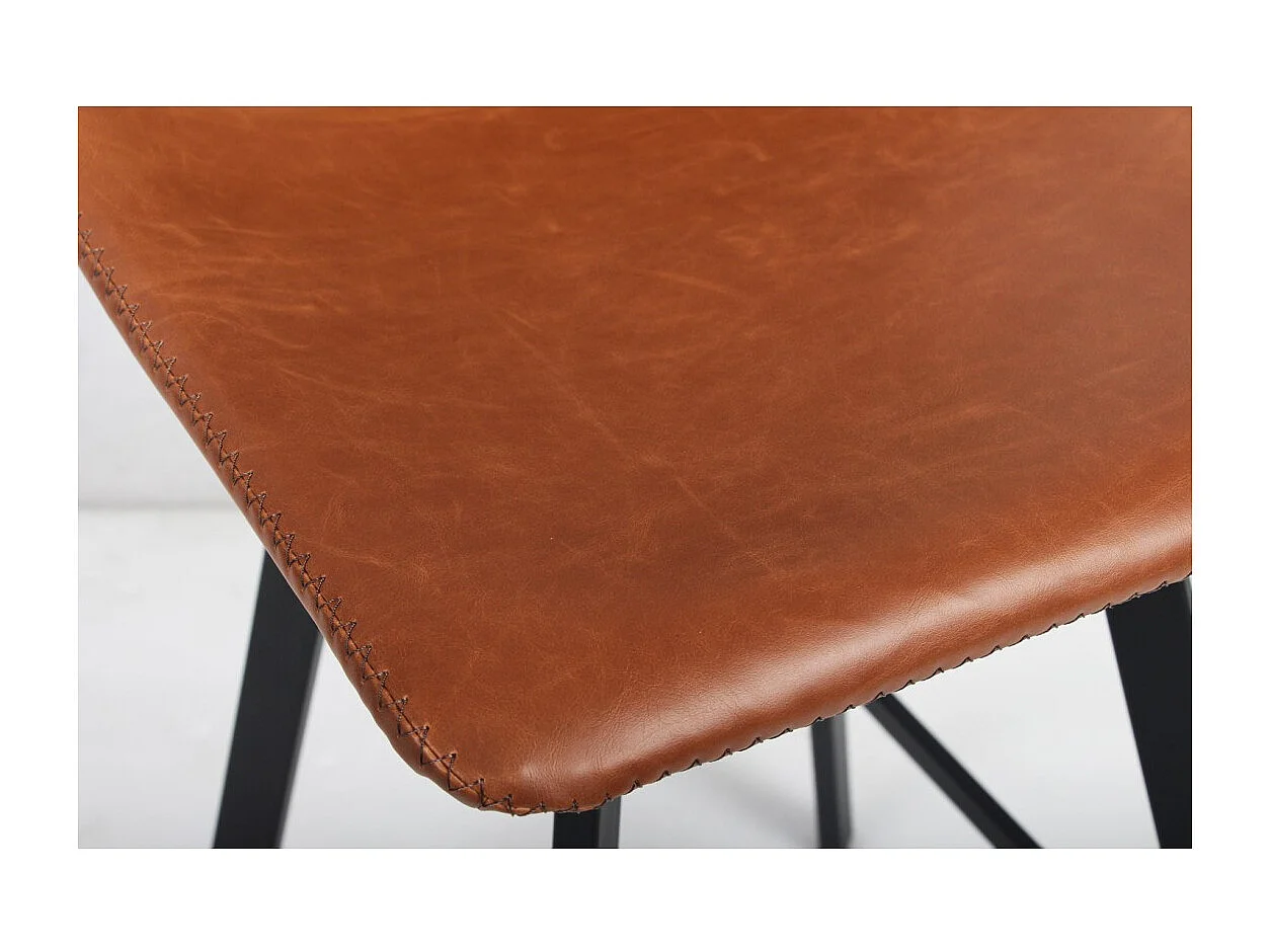 Conjunto de 2 banquetas de bar OZON – Cor Cognac – Assento em PU – Conforto moderno e estilo elegante