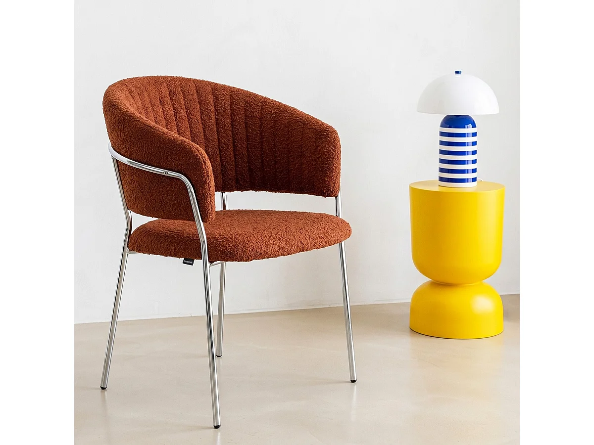 Lot de 2 chaises en tissu bouclé rouille et piètement chromé - Isya