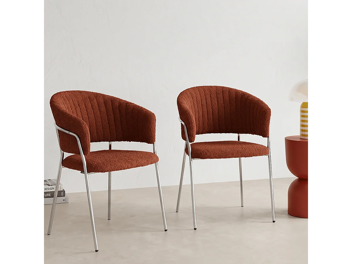 Lot de 2 chaises en tissu bouclé rouille et piètement chromé - Isya