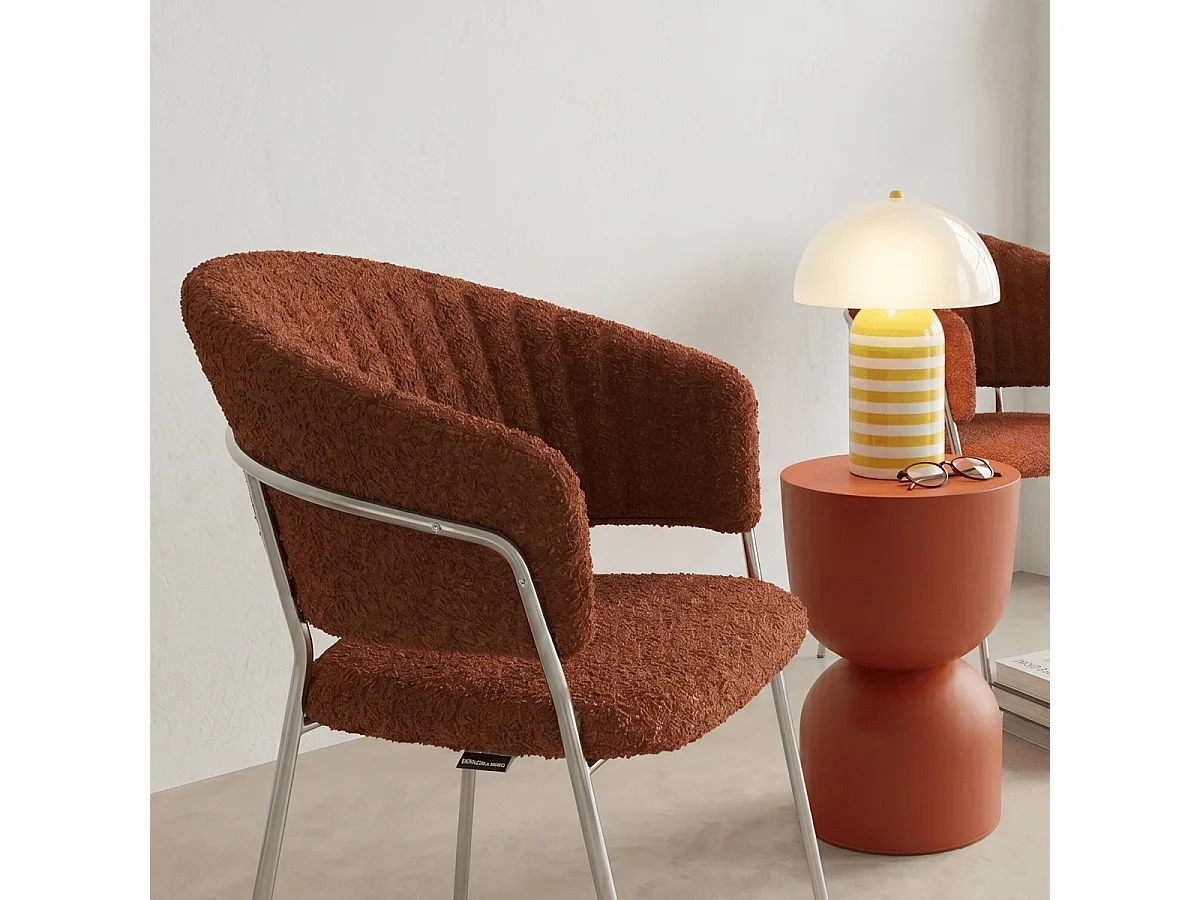 Lot de 2 chaises en tissu bouclé rouille et piètement chromé - Isya