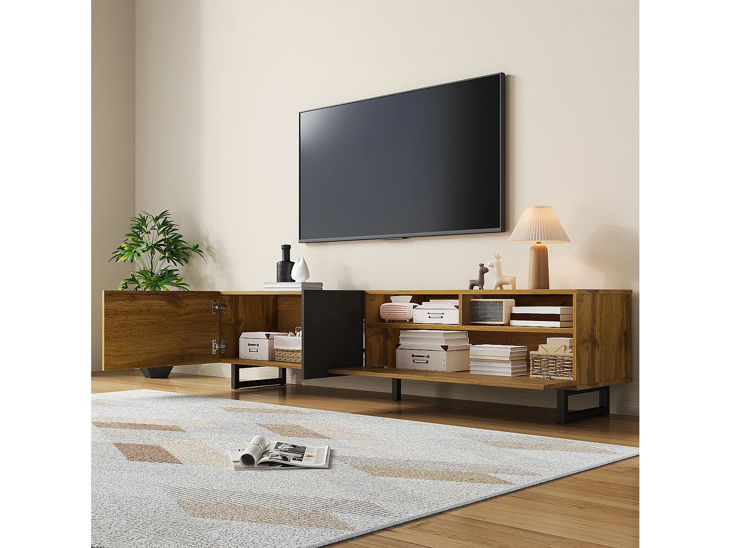 Meuble TV colorblock avec 3 portes, 2 compartiments et pieds métal en U. Design contrasté aux veines bois rétro, alliant simplicité et élégance tendance