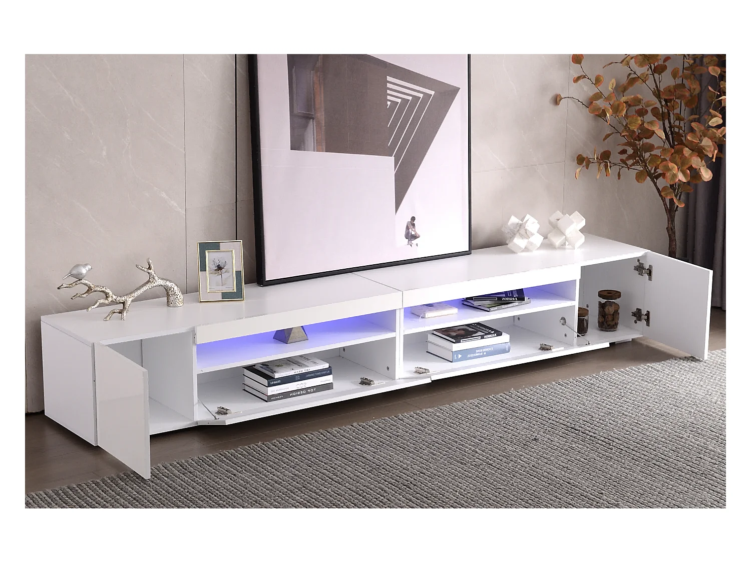 Meuble TV blanc 240 cm avec panneau brillant, éclairage LED variable. Design épuré et pratique, idéal salon/salle à manger avec grand espace de rangement.
