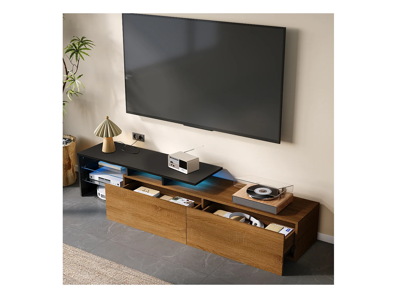 Meuble TV moderne au design élégant et stylé, offrant un rangement pratique, en noir haute brillance avec finition bois, plateaux en verre et éclairage LED intégré.