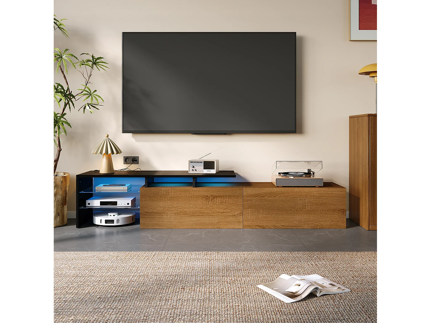 Meuble TV moderne au design élégant et stylé, offrant un rangement pratique, en noir haute brillance avec finition bois, plateaux en verre et éclairage LED intégré.