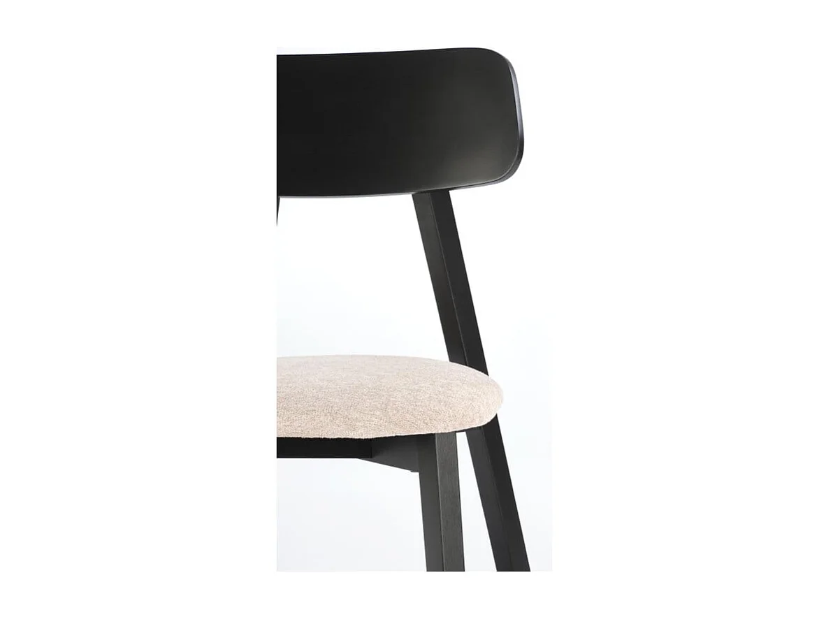 Chaise design avec structure vernie noire et assise en tissu beige Tagg