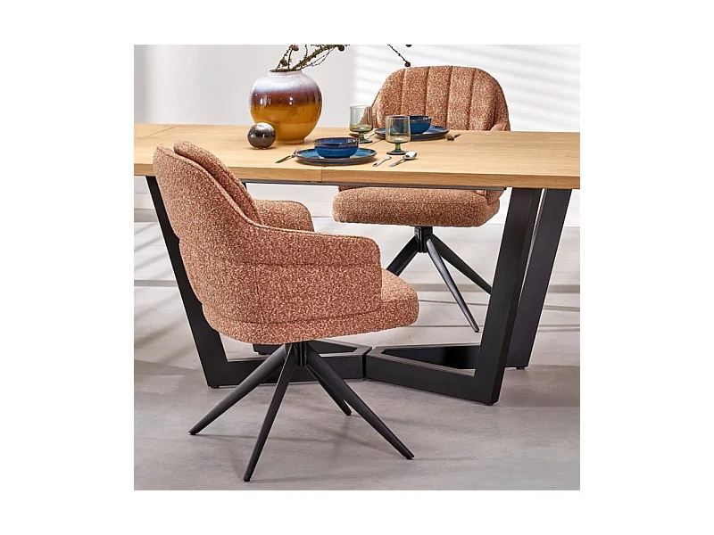 Chaise pivotante cannelle en tissu avec pieds en métal Lana