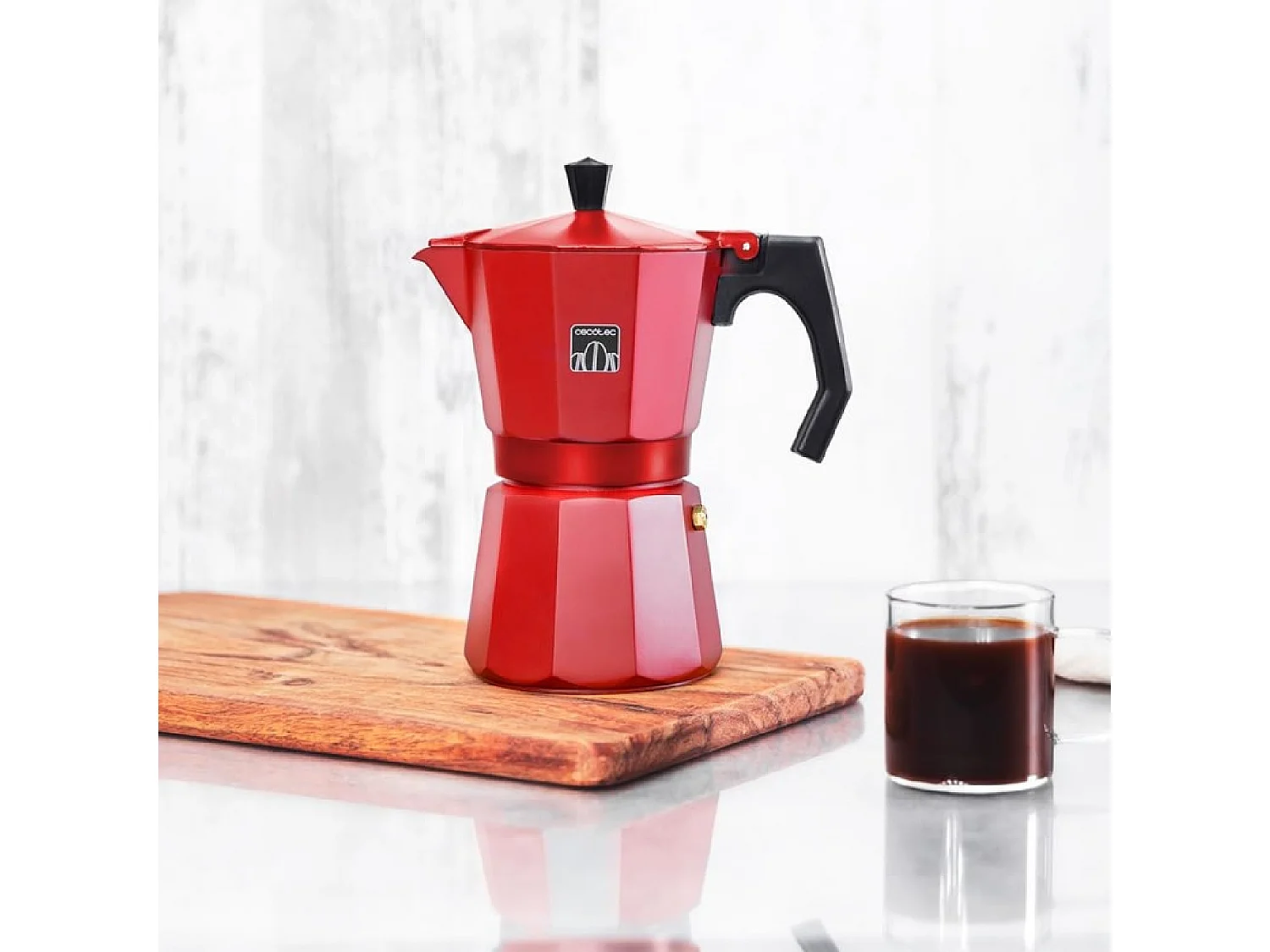 Cecotec Cafetière italienne Mokclassic 300 Red. Expresso, aluminium, 3 tasses, tous feux, joint silicone, manche ergonomique, filtre et valve en acier inoxydable.