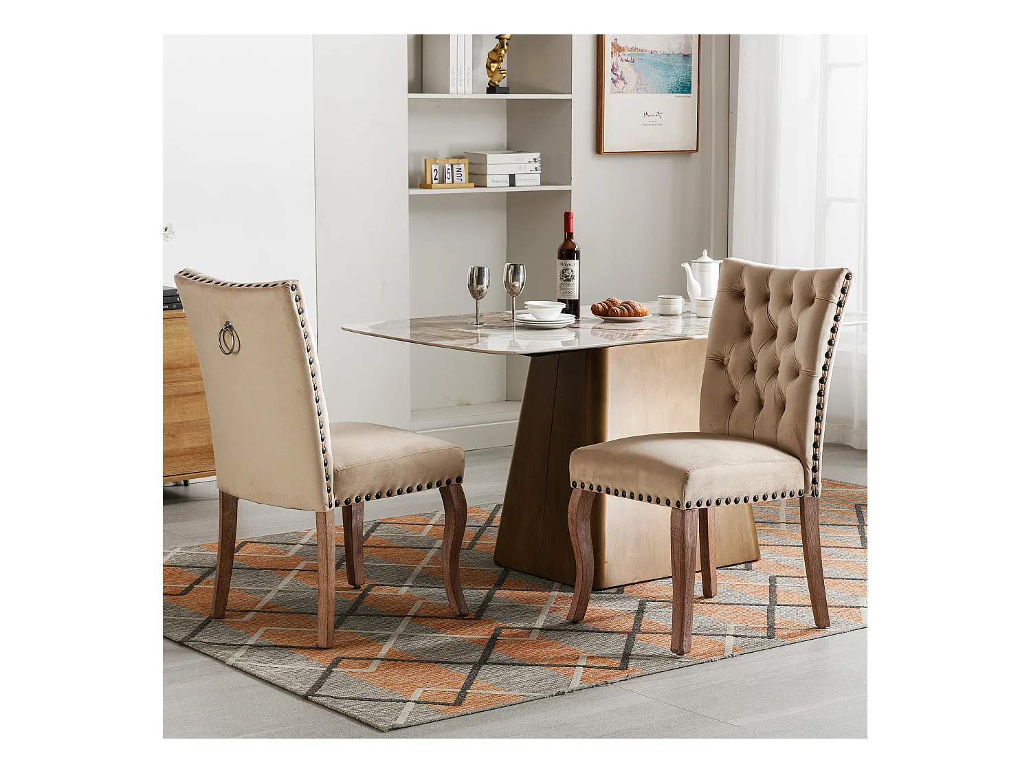 Silla de comedor de terciopelo camel con respaldo y aro decorativo tachonado, patas de madera maciza, 49x63x95 cm, juego de 2