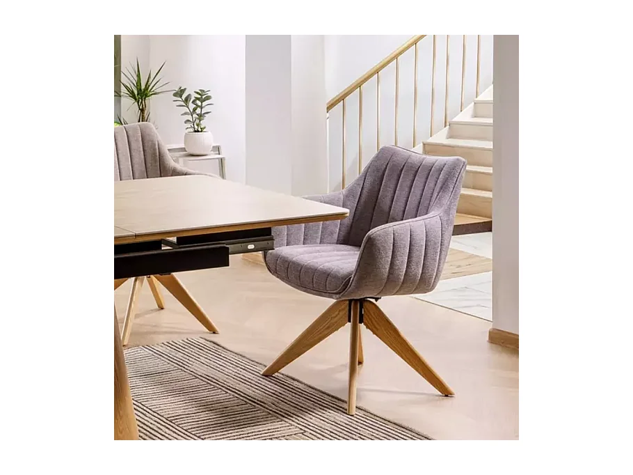 Chaise pivotante en tissu beige confortable et structure en bois SWOP 2