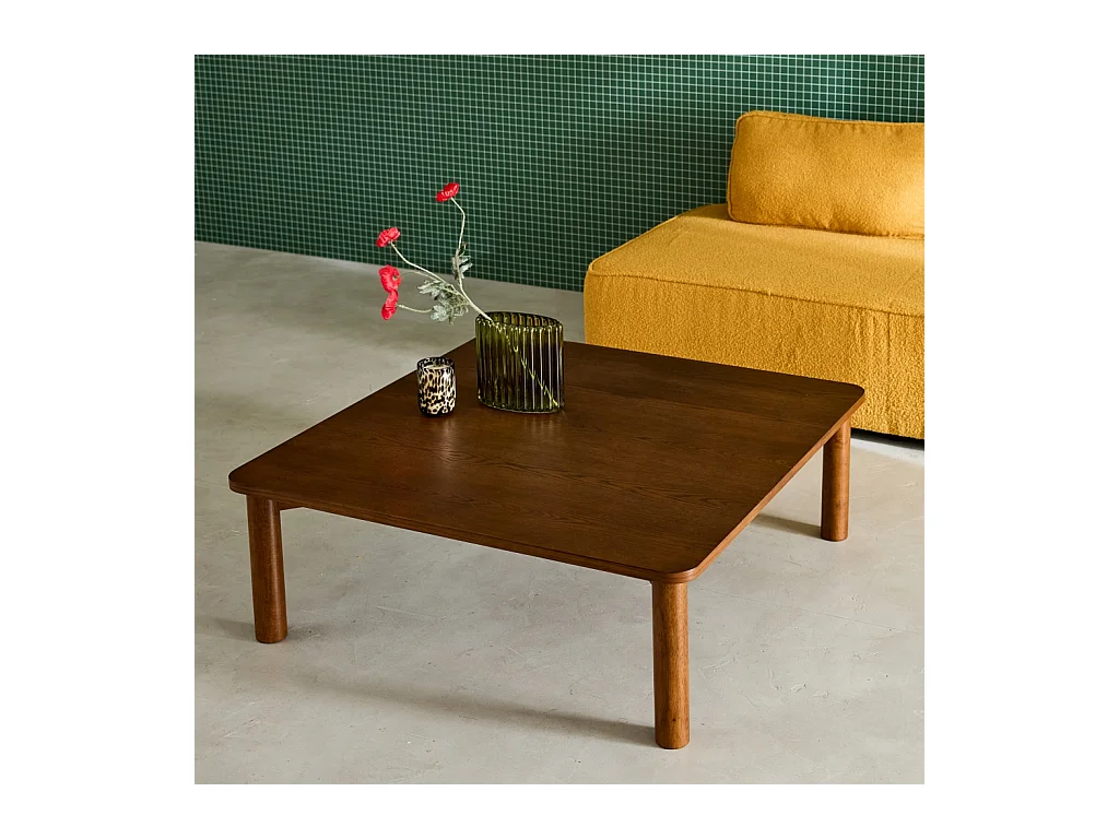 Mesa de centro cuadrada de madera de hevea con chapa de roble nogal