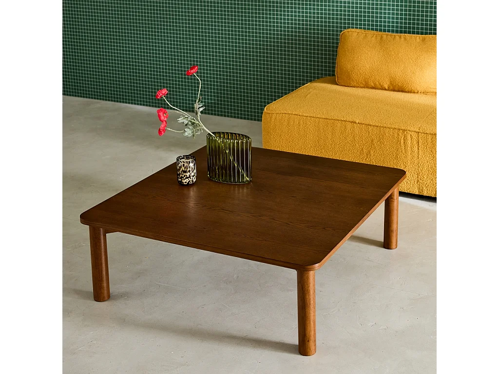 Mesa de centro cuadrada de madera de hevea con chapa de roble nogal