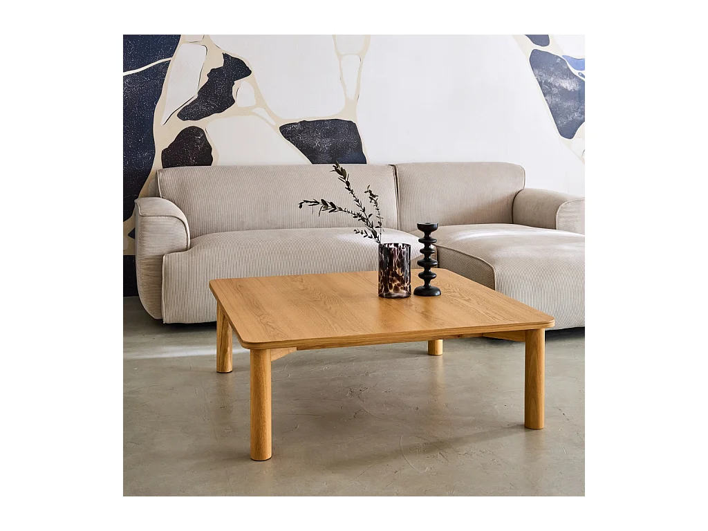 Mesa de centro cuadrada de madera de hevea con chapa de roble natural