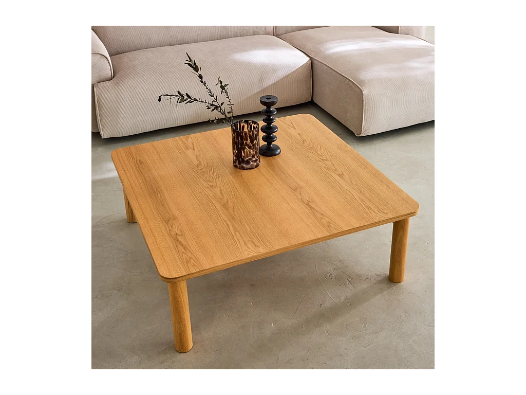 Mesa de centro cuadrada de madera de hevea con chapa de roble natural