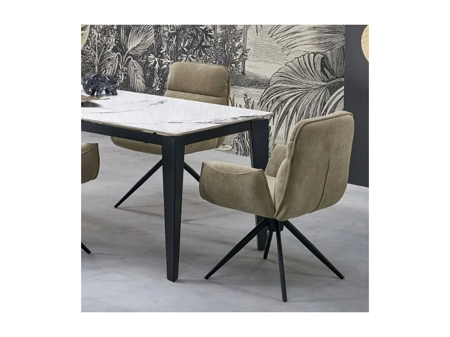 Chaise pivotante en tissu beige et pied en métal noir Mirka