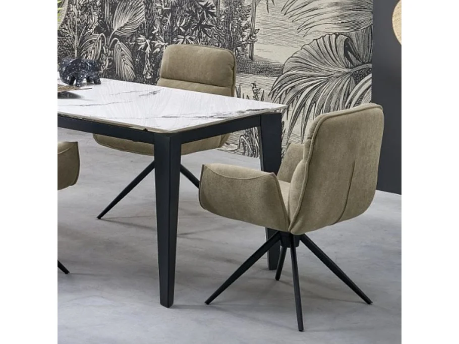 Chaise pivotante en tissu beige et pied en métal noir Mirka