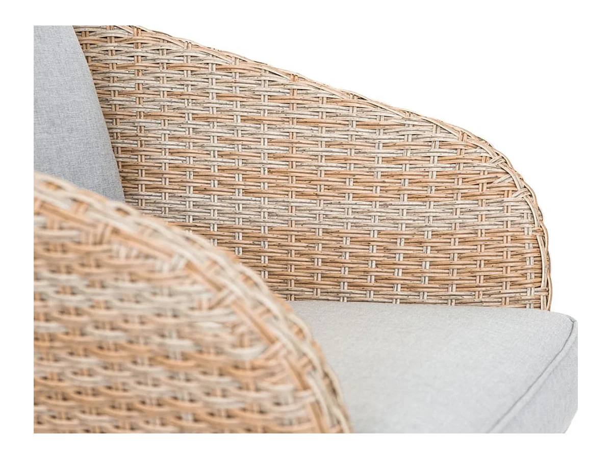 Salón de relax para 4 ó 5 personas en resina tejida