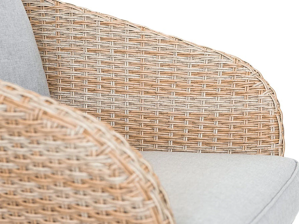 Salón de relax para 4 ó 5 personas en resina tejida