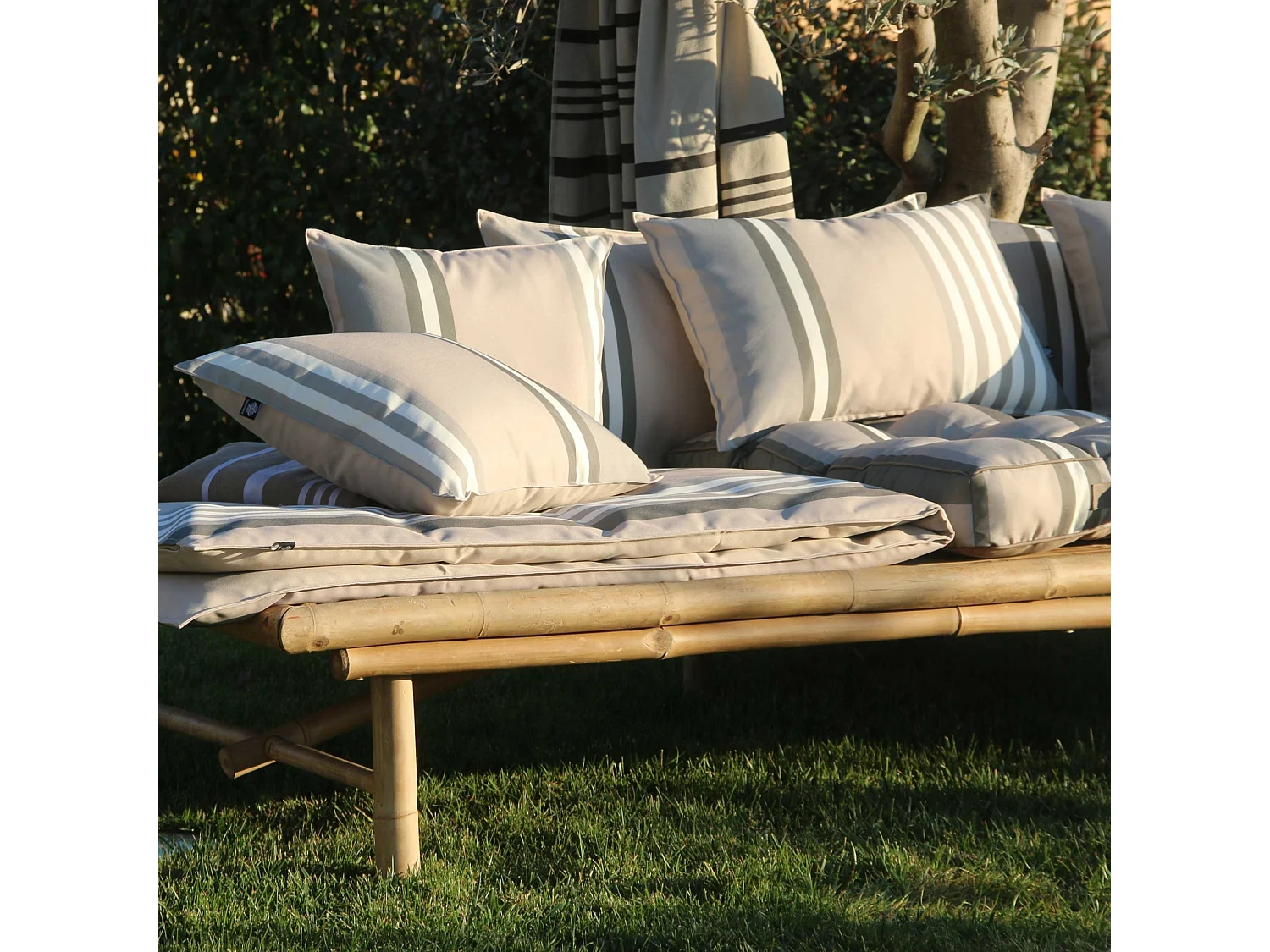 Colchoneta a rayas para exteriores 60 x 80 cm