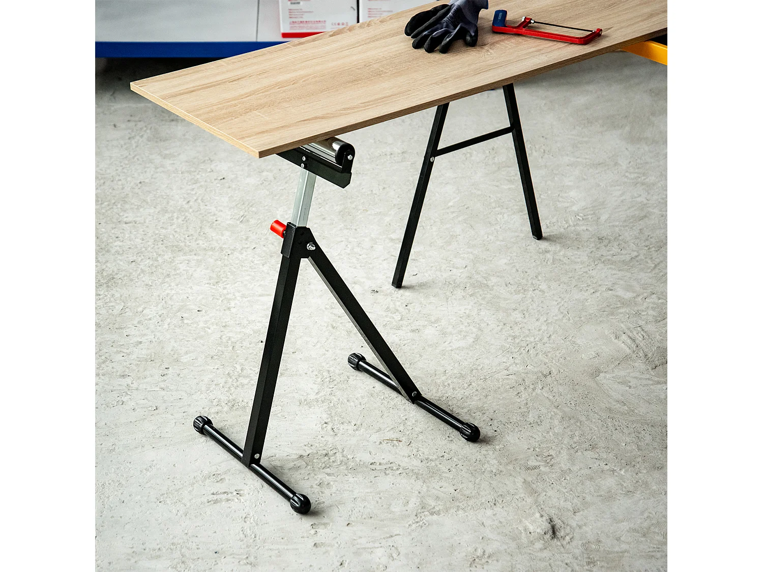 Servante à rouleau pliable - servante d'atelier à rouleau - max 90 Kg - H. 68-110 cm - métal rouge noir