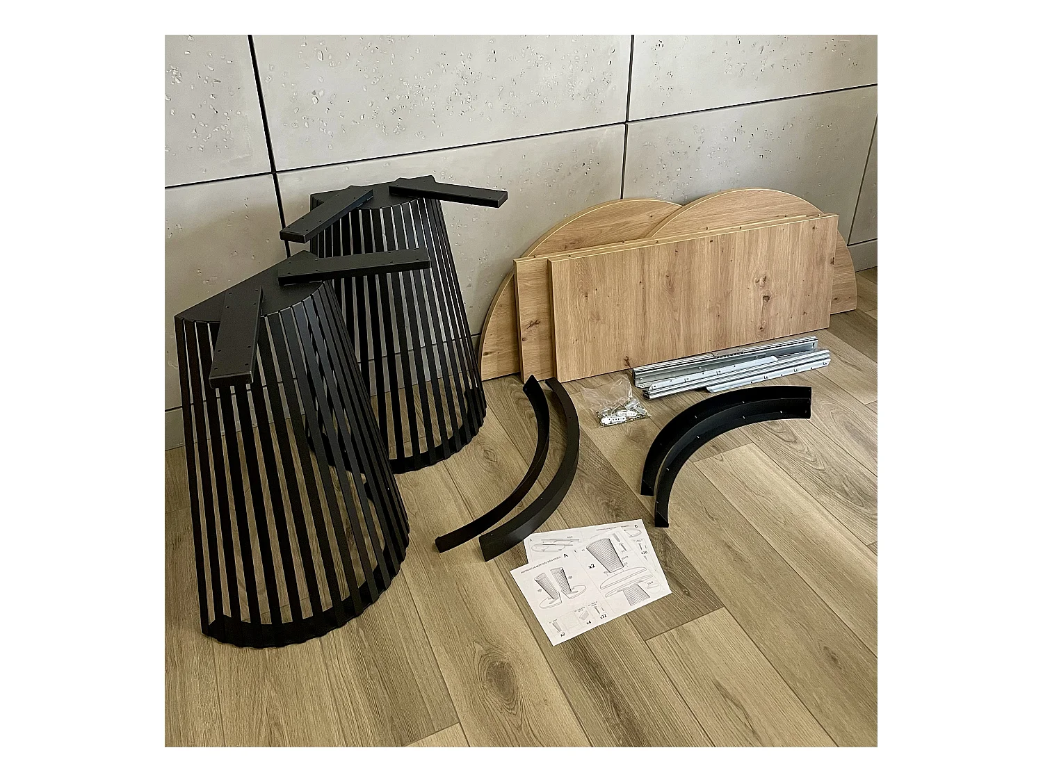 MINIO go for it, Stół rozkładany GORI  w kolorze dąb artisan/czarny