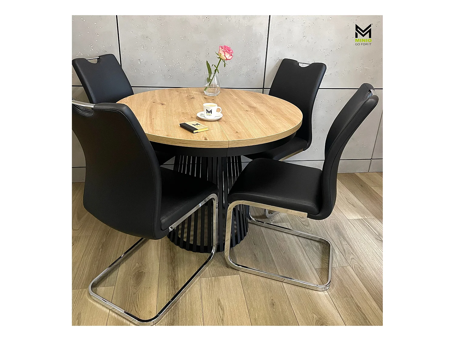 MINIO go for it, uitschuifbare tafel GORI  in de kleur eiken artisan/zwart