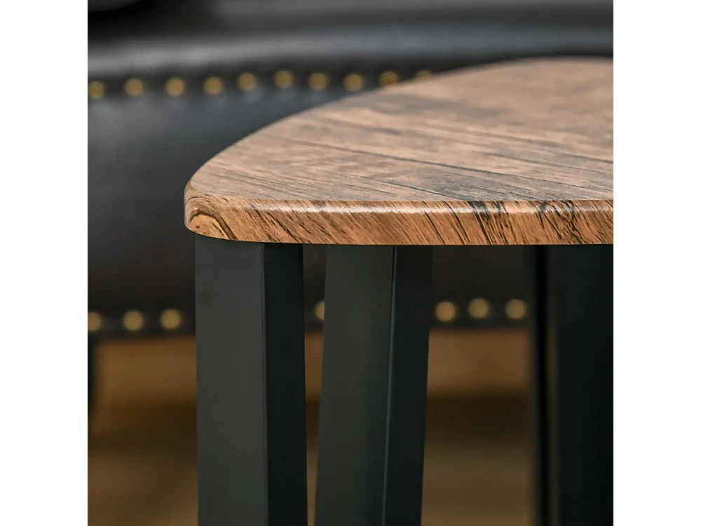 Ensemble de table basse encastrable 3 pièces, pieds métalliques noirs, design en forme de coin, plateau en bois de noyer.