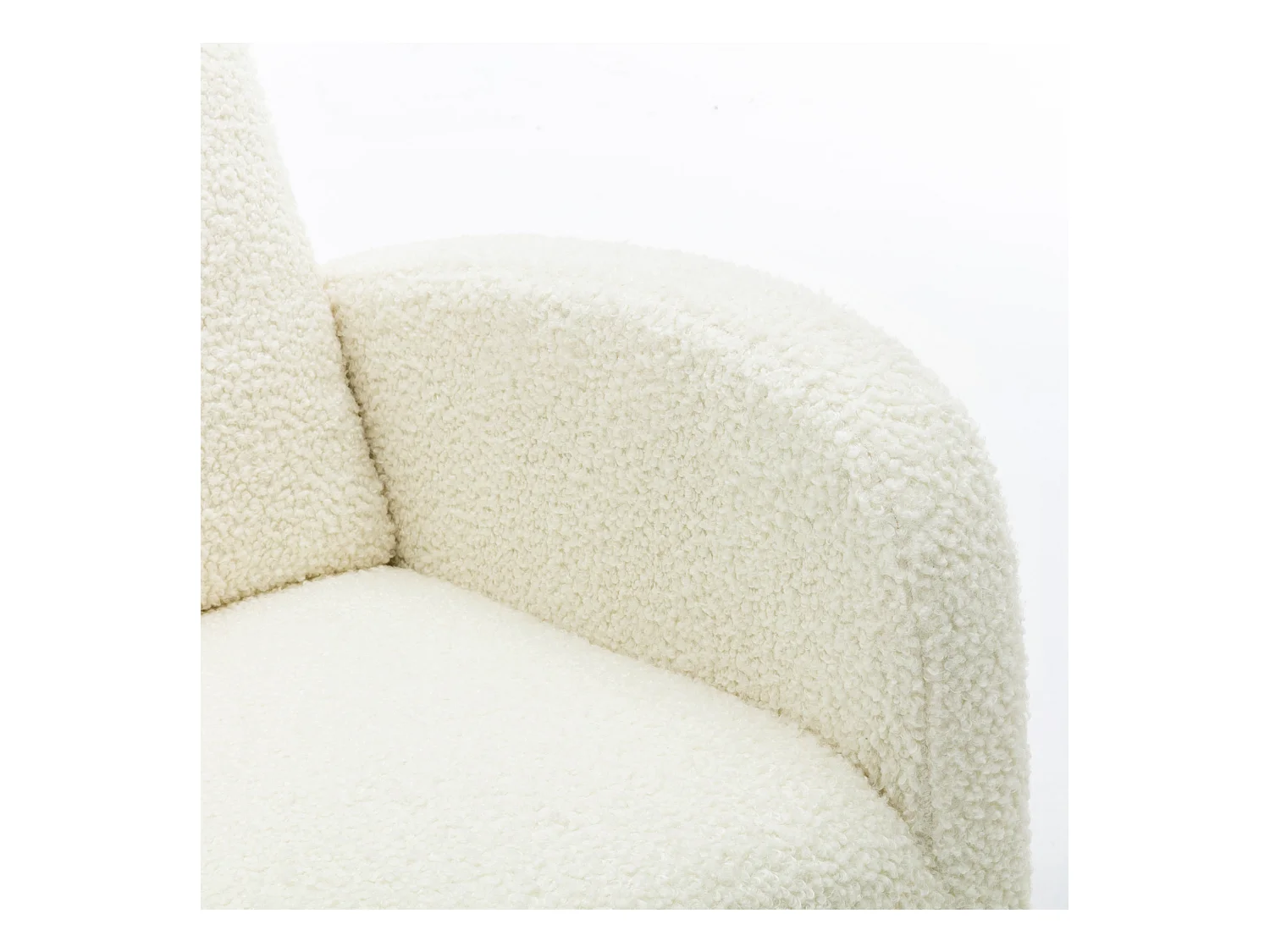 Schommelstoel met hoge rugleuning, lange armleuningen en bruine poten, witte teddystof