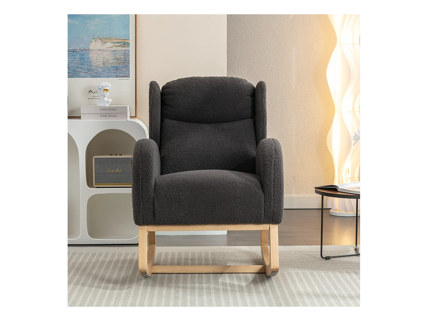 Schommelstoel in donkergrijze Teddy-stof met zijvakken, houten frame, 96,5 x 71 x 101 cm